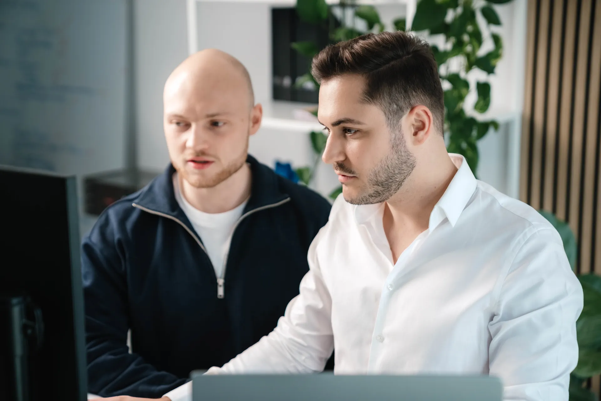 Teamarbeit am Bildschirm